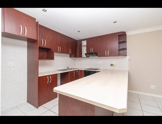 3 BEDROOM APARTMENT FOR SALE IN BURGUNDY ESTATE